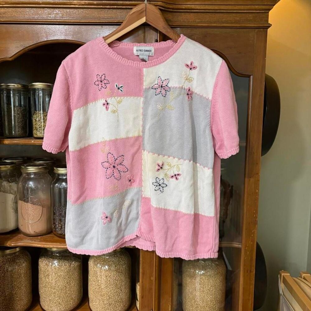 Women’s cozy color blocked embroider my bead pastel scalloped sweater